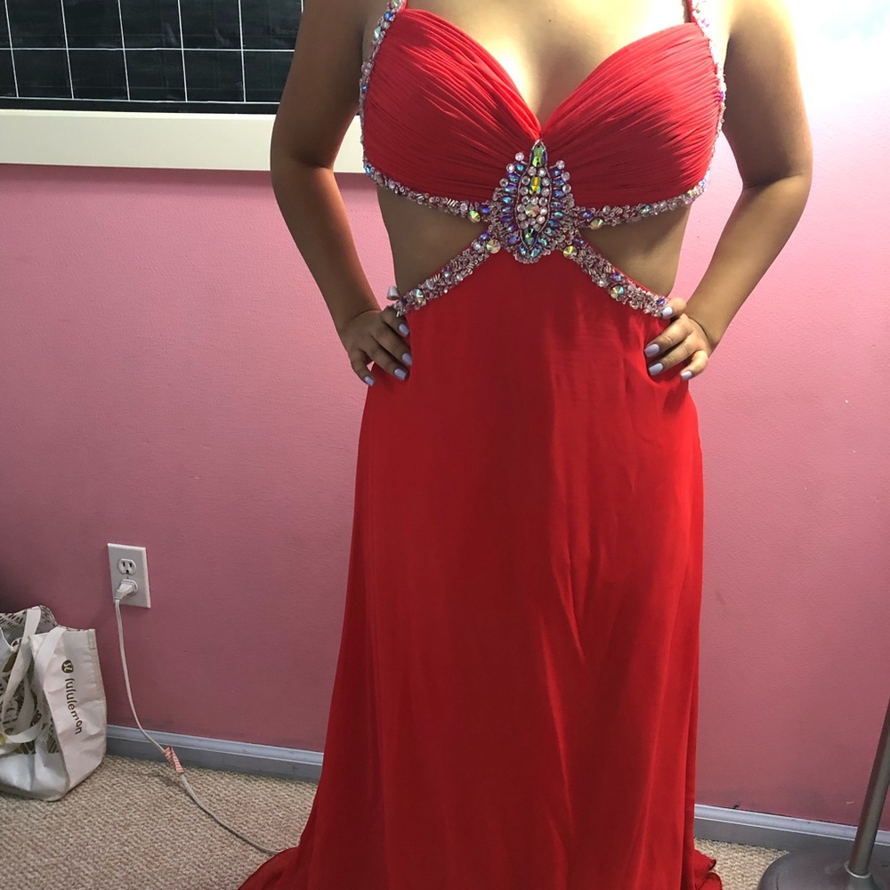 A bomb 💣 red dress!!!